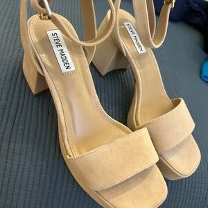 Steve Madden Beige suede Block Heel Sandals